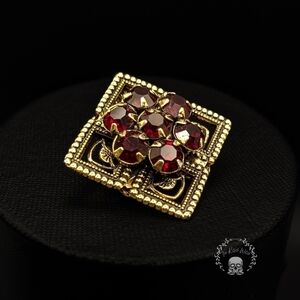 Vintage Small Square Glass Garnet Rhinestone Brooch in Gold Toned Metal Setting